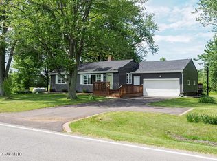 10085 Wilson Rd, New Buffalo, MI 49117