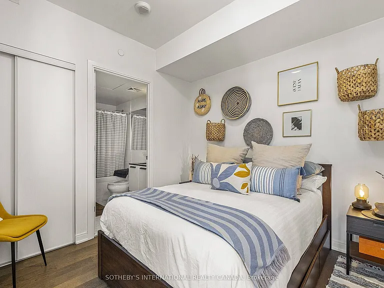 42 Charles St E #1702 — Photo 15