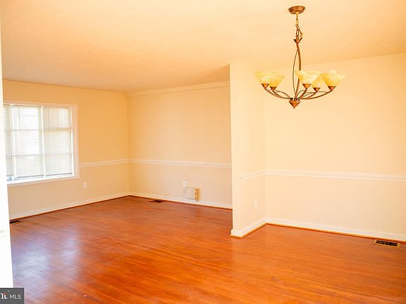 3rd image of 3606 Tyrol Dr