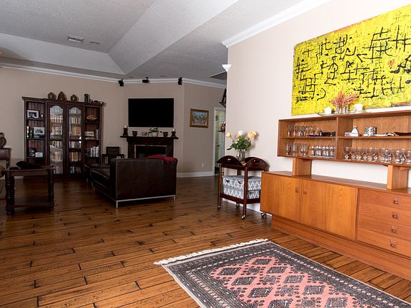 5th image of 2041 NE Steven Ave