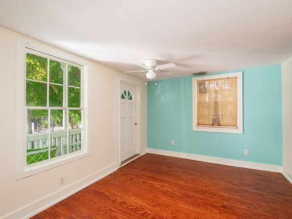 5th image of 834 Olivia St