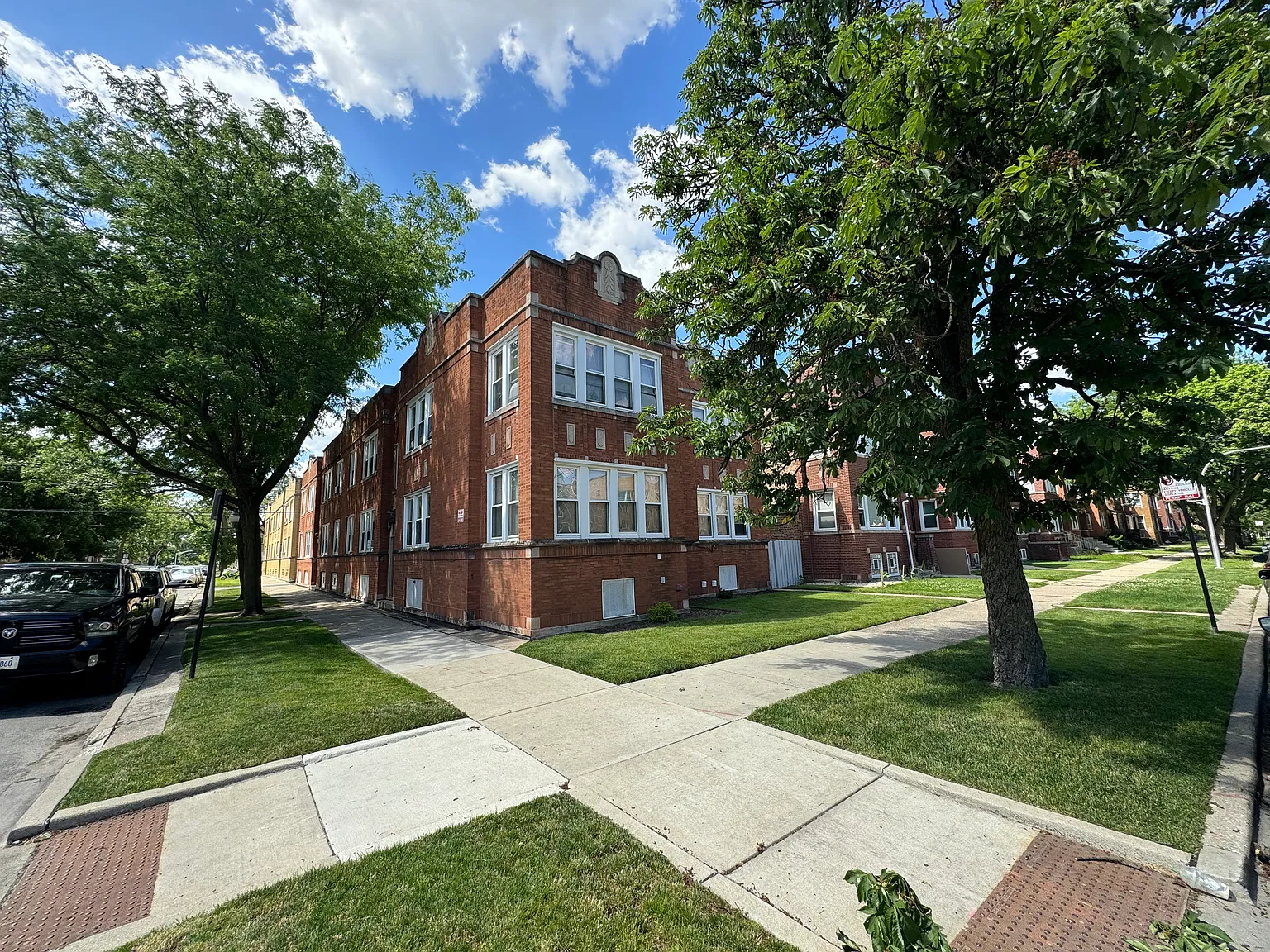 1 bed, 900 sqft, $1,350 — Photo 1