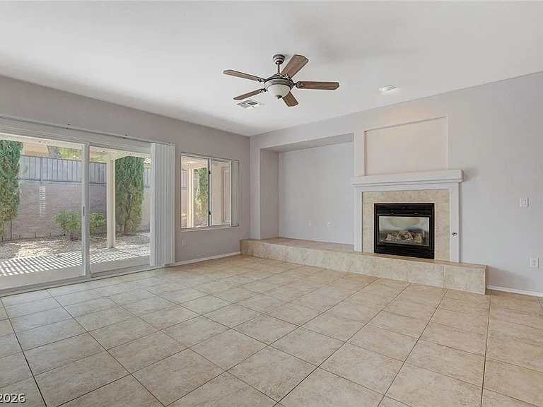 2521 Evansville Ave — Photo 44