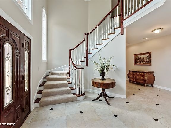 2nd image of 21530 Cambridge Dr