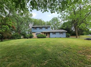 378 Manor Dr, Nazareth, PA