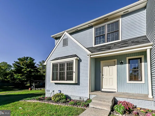 15 Haxall Ct, Sterling, VA 20165