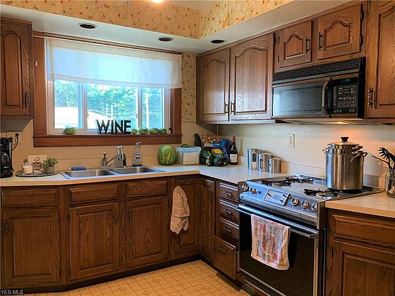 5th image of 6800 Lakeview Dr