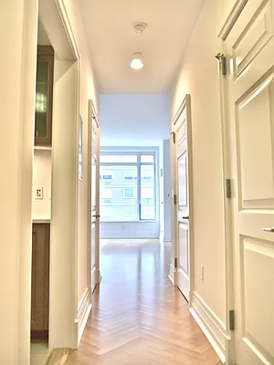 Sold by New York Residence | media 6