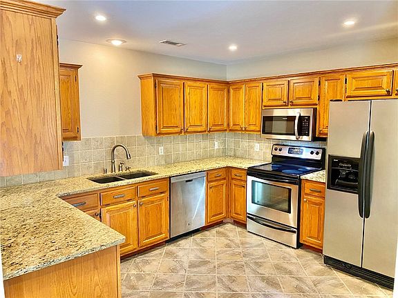 2nd image of 15 Northaven St