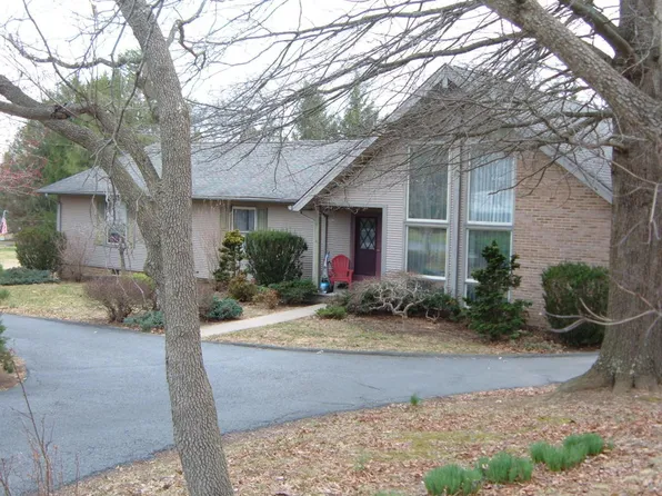 908 Shenandoah Rd, Lexington, VA 24450