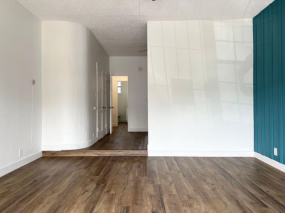 4th image of 703 Linden Ave #703