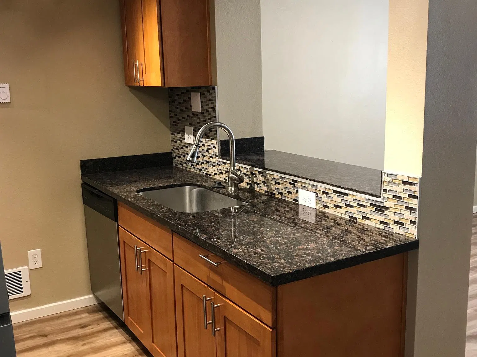 1 bed, 580 sqft, $1,655 — Photo 3