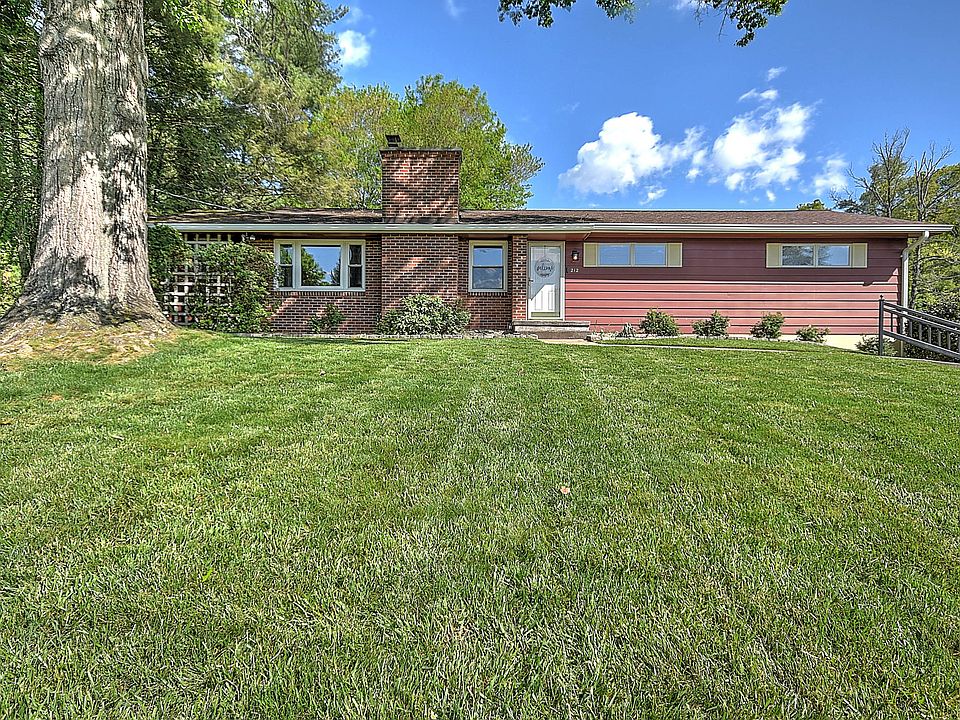 1st image of 212 Carolyn Cir