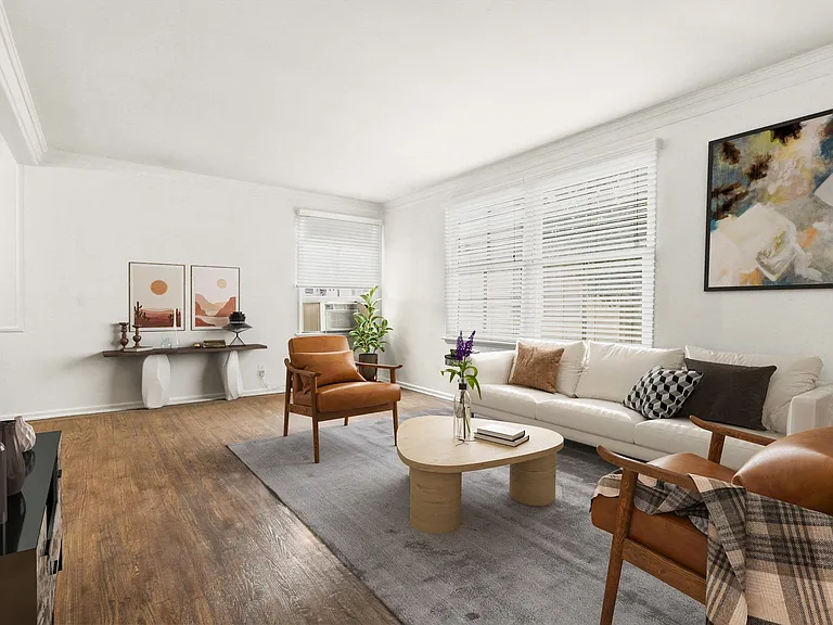 Hayworth Avenue Apartments — Photo 3