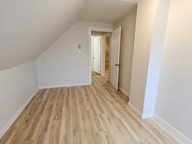 67 7th St #5 — Photo 12