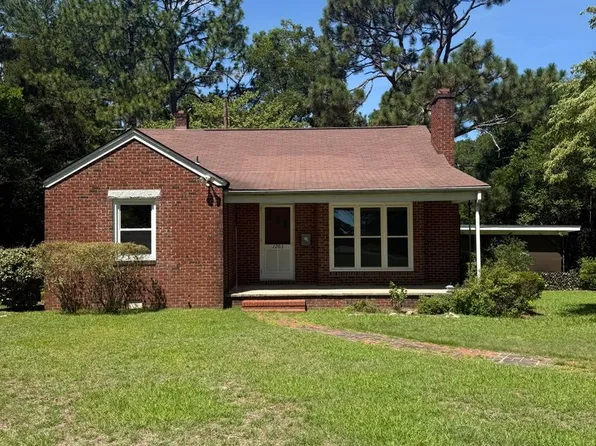 1203 N Poplar St, Aberdeen, NC 28315
