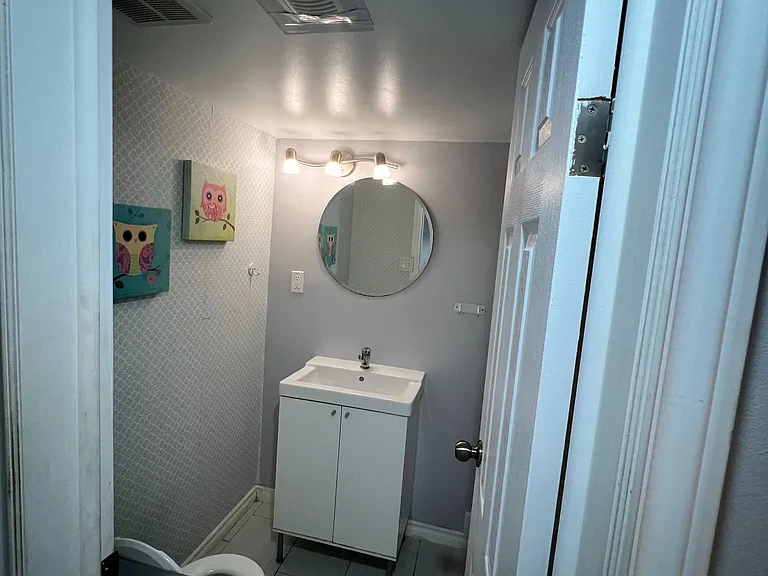 102 Barton Ave #BASEMENT — Photo 7