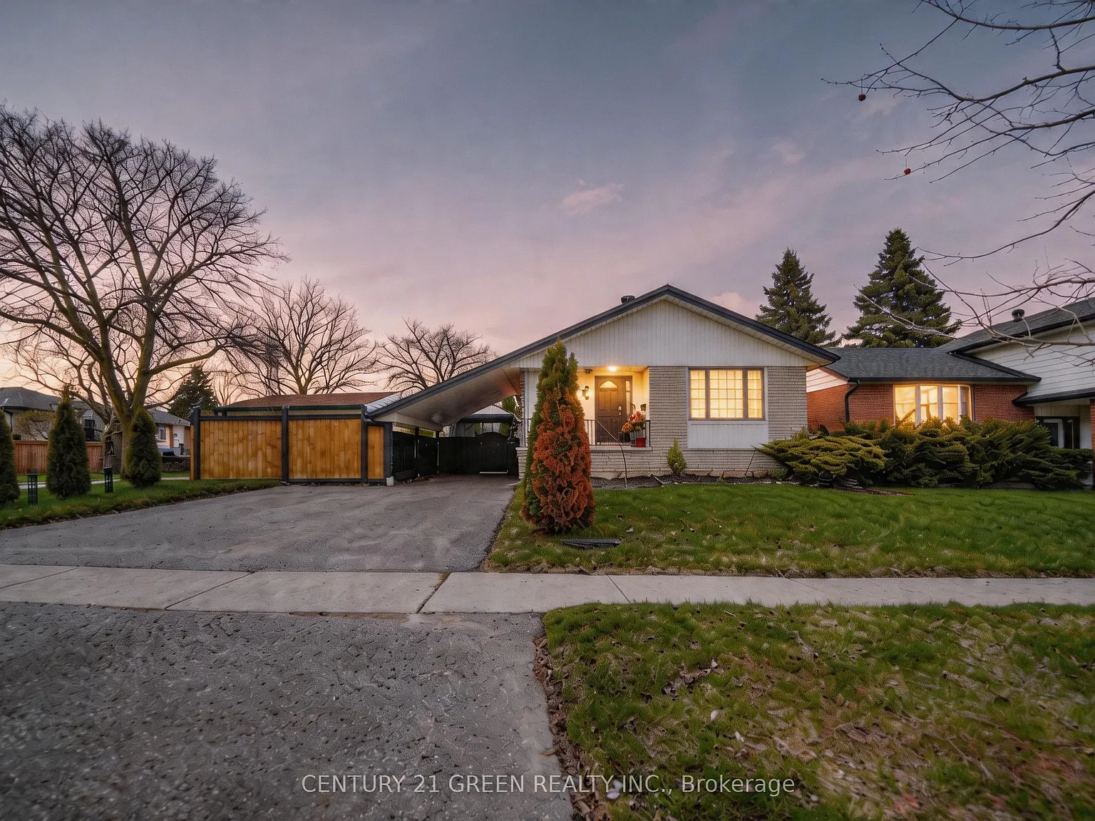 3 bed, $2,300 — Photo 1