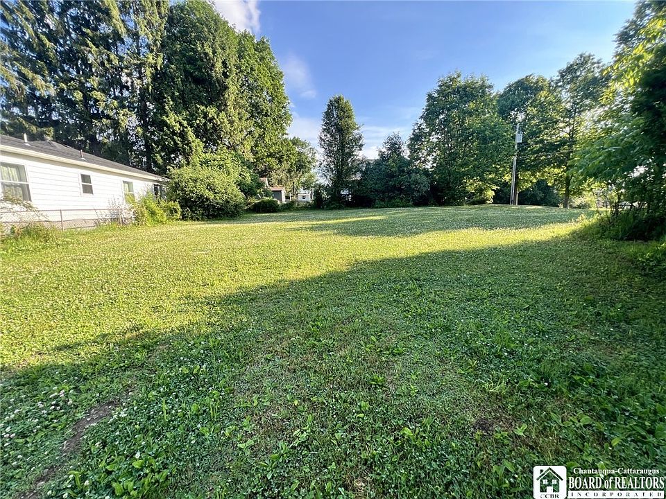 1st image of 2 Waldemeere Ave