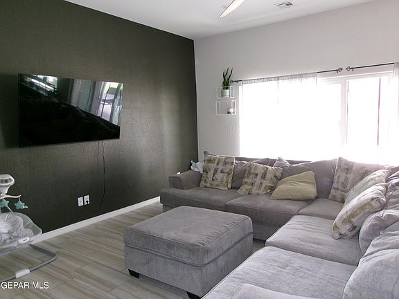 3rd image of 645 La Entrada Cir