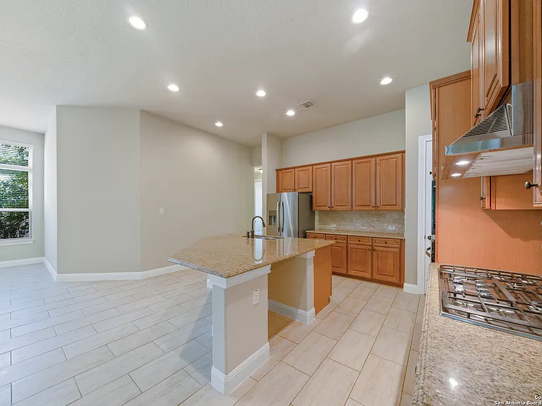 42 Avalon Park — Photo 10