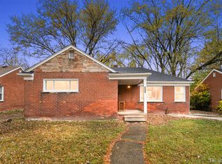 24221 Cloverlawn St, Oak Park, MI 48237