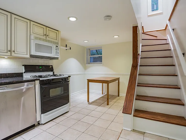 626 S Clifton St — Photo 28