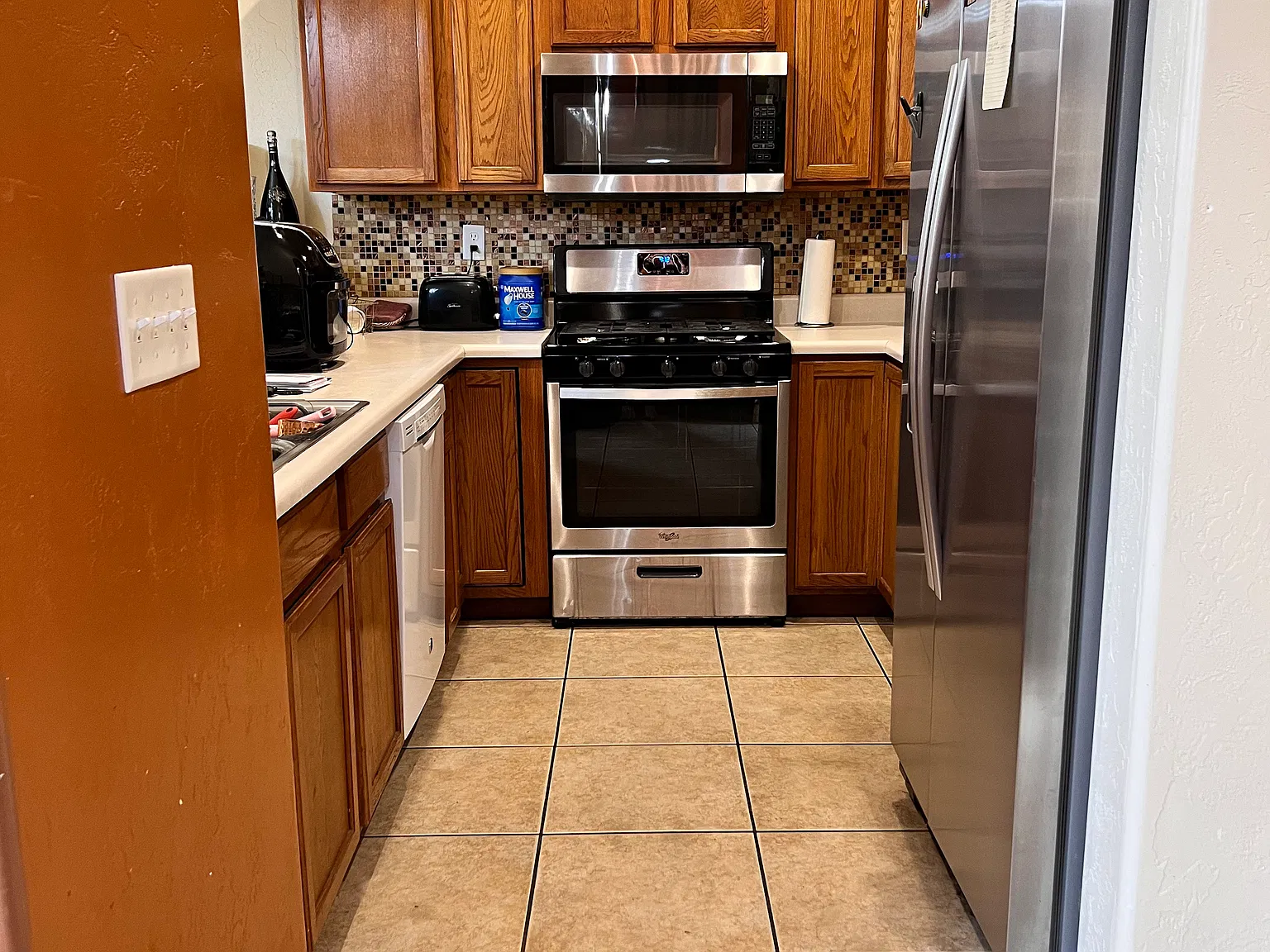 3 bed, 1500 sqft, $800 — Photo 3