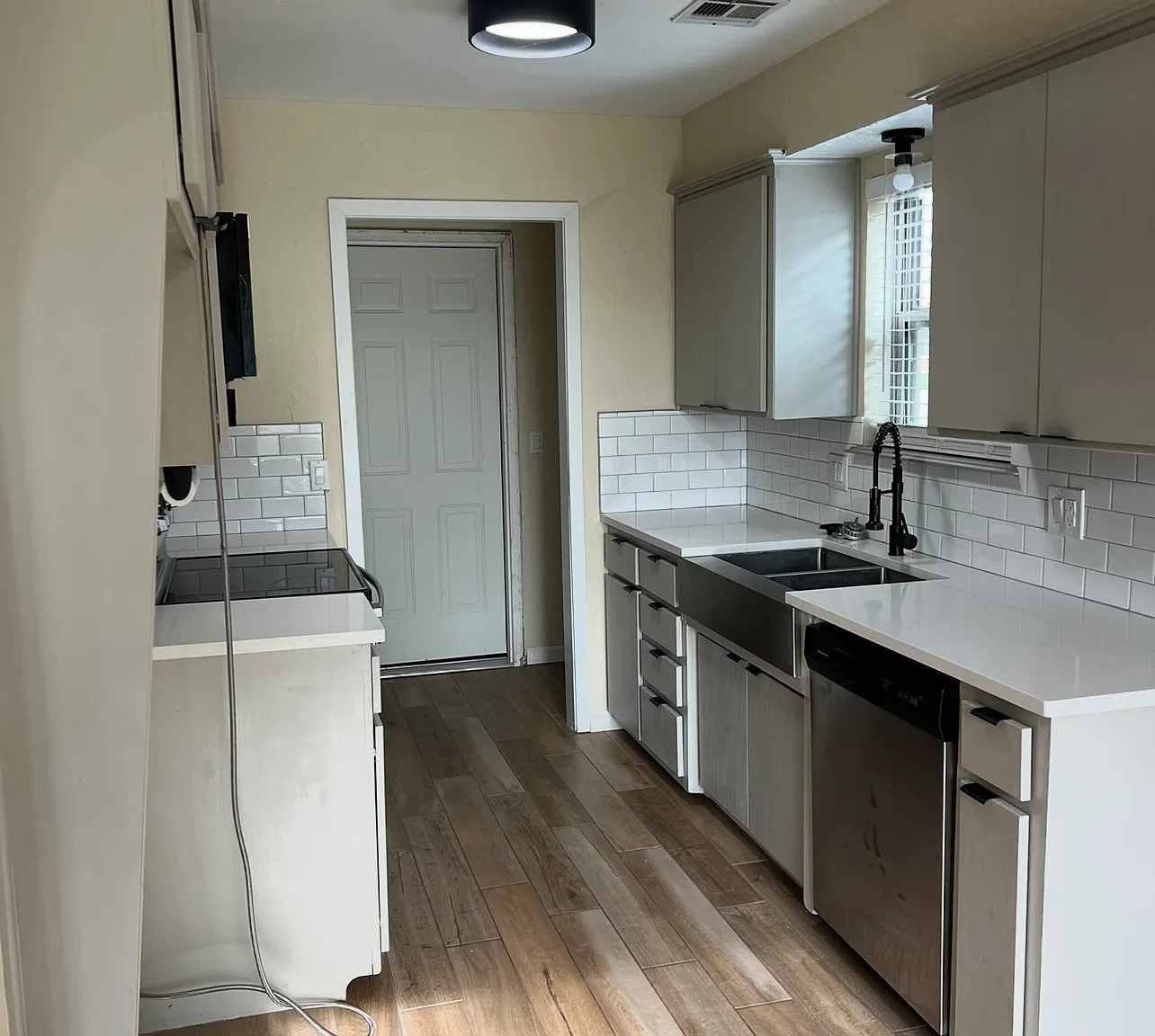 3 bed, 1283 sqft, $1,680 — Photo 2