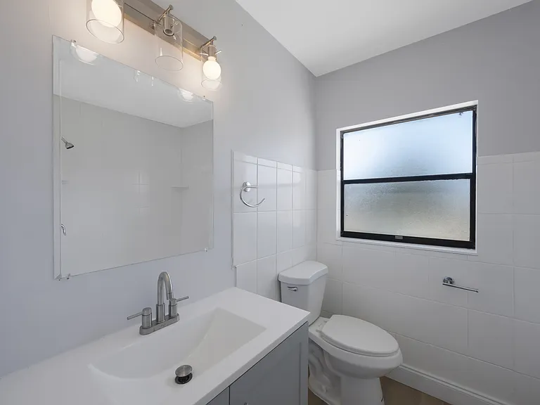 200 Westwood Ter N #198 — Photo 9