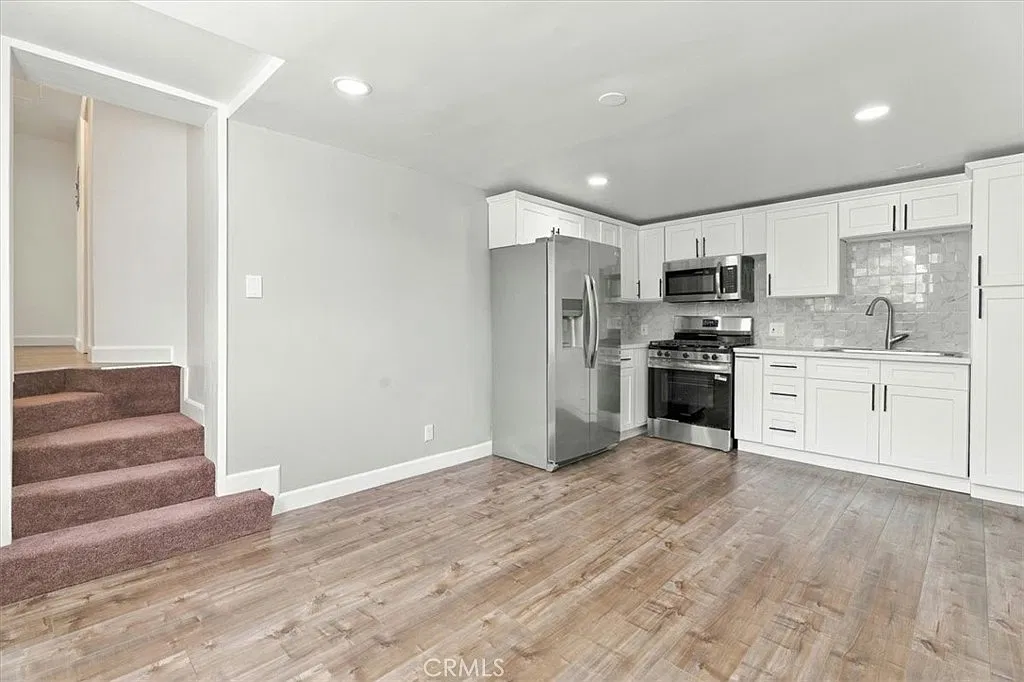 2 bed, 450 sqft, $2,850 — Photo 4