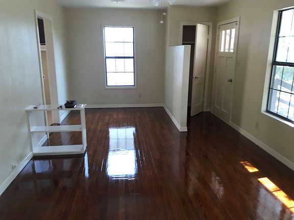 2nd image of 638 Carlos St