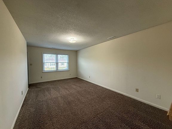 3rd image of 211 Appaloosa Dr