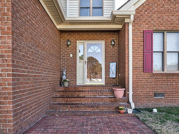 3rd image of 1709 Shamrock Lane