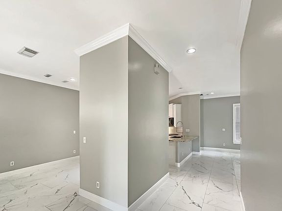 5th image of 10320 SW Stephanie Way #7-209