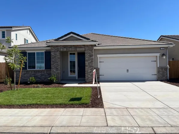 1269 S Cathedral Ct, Madera, CA 93636