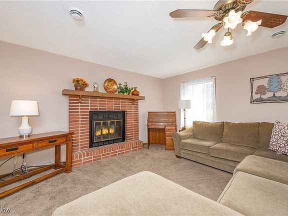 5th image of 595 Wyndclift Cir
