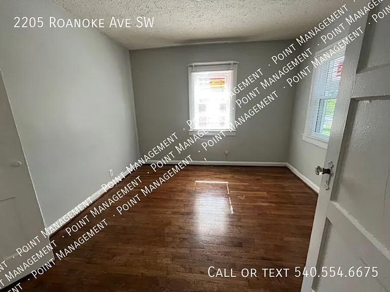2205 Roanoke Ave SW — Photo 10