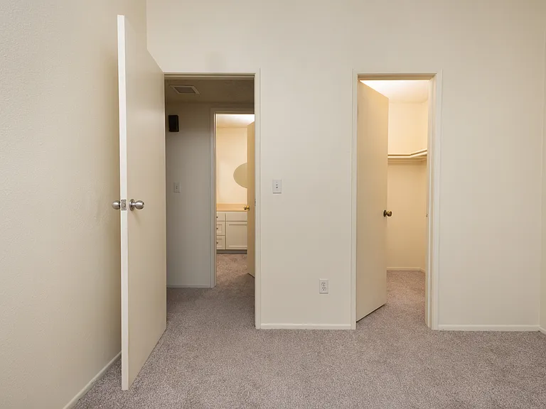 14108 Clarkdale Ave — Photo 10