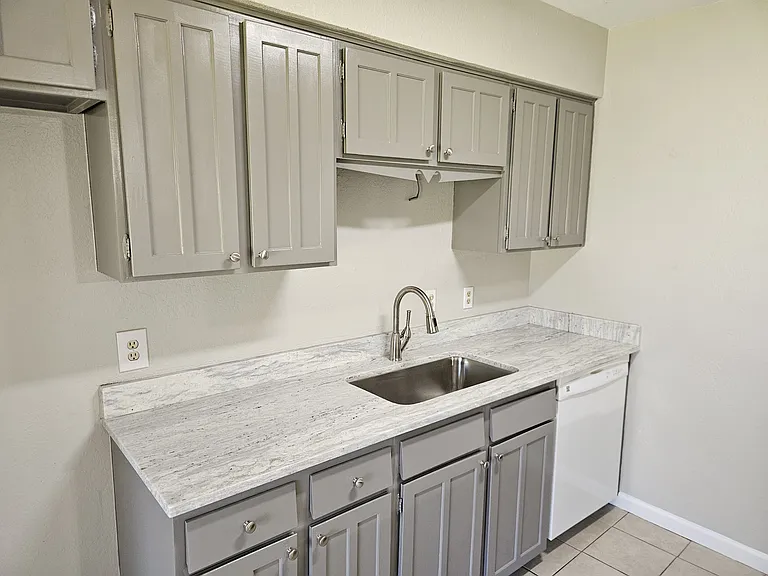 3607 Biscay Dr — Photo 5