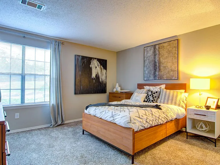 Barrington Hills Apartments — Photo 12