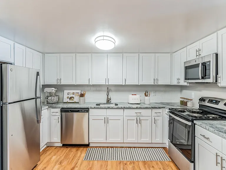 Eagle Rock Apartments at Swampscott — Photo 2