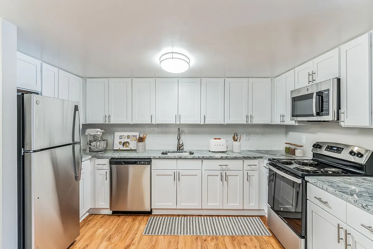 Building Photo - Eagle Rock Apartments at Swampscott