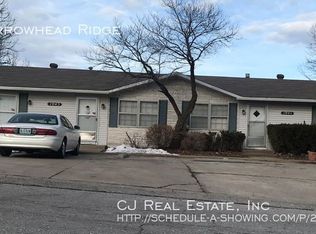 1041 N Arrowhead Ridge Dr, Independence, MO 64056