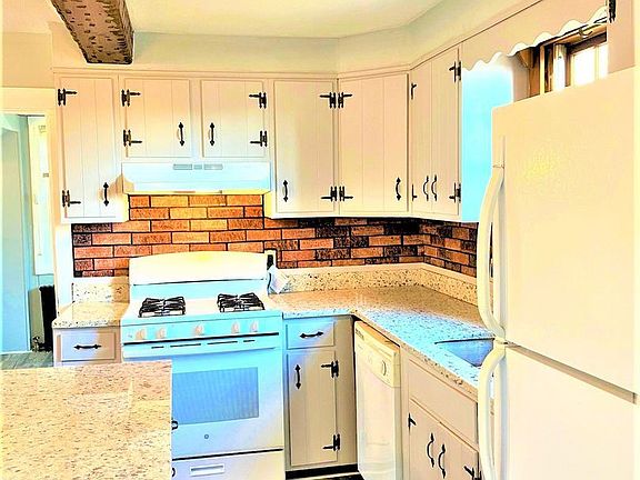 4th image of 23 Melrose St Unit 1
