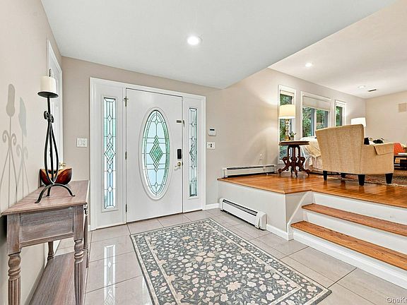 3rd image of 11 Soundview Drive
