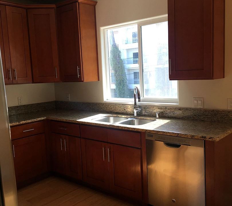 1st image of 1220 N Sycamore Ave APT 1