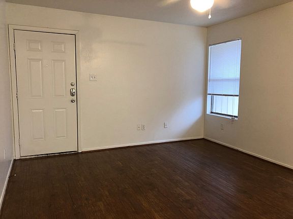 2nd image of 2613 Pecan Knoll Dr #C