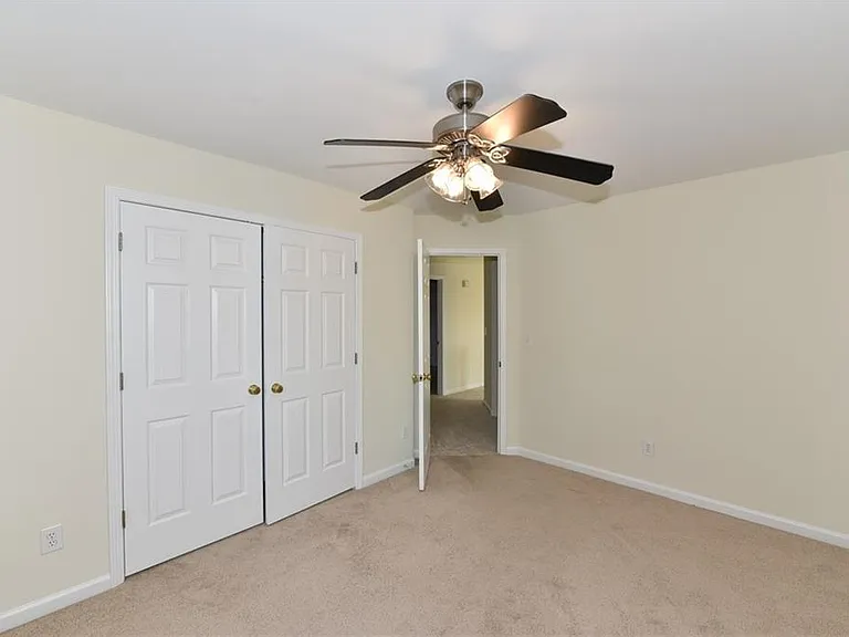 2515 Spring Grove Ct — Photo 20