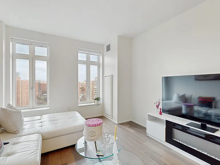 543 W 122nd St #12B — Photo 4